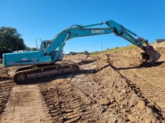 2004 Kobelco SK210NLC-6E crawler excavator side view