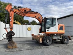 2013 Liebherr A918 COMPACT wheel excavator side profile view 2013 Liebherr A918 COMPACT wheel excavator side profile view