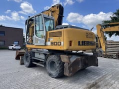 2004 Liebherr 900 wheel excavator, rear three-quarter view