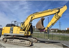 2017 Komatsu PC240 NLC-11 excavator side view