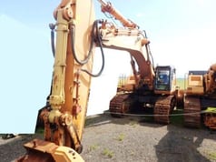 2002 CASE CX 800 crawler excavator, front three-quarter view