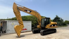 2020 Caterpillar 320CL crawler excavator, side profile view 2020 Caterpillar 320CL crawler excavator, side profile view