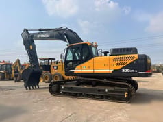 2022 Hyundai 300LR-9 crawler excavator, side profile view 2022 Hyundai 300LR-9 crawler excavator, side profile view