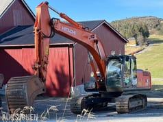 2007 Hitachi ZX210LC-3 crawler excavator, side view 2007 Hitachi ZX210LC-3 crawler excavator, side view