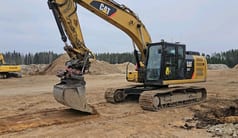2017 Caterpillar 323F crawler excavator side view 2017 Caterpillar 323F crawler excavator side view