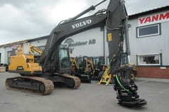 2015 Volvo EC250EL crawler excavator, side view 2015 Volvo EC250EL crawler excavator, side view