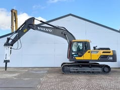 2025 Volvo EC220D crawler excavator side view with hammer attachment 2025 Volvo EC220D crawler excavator side view with hammer attachment