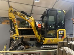 2019 Caterpillar 302CR mini excavator side view
