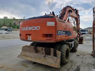 Richiesti escavatori gommati Doosan Daewoo, Hyundai, Hitachi Richiesti escavatori gommati Doosan Daewoo, Hyundai, Hitachi