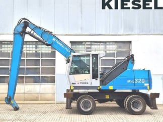 2016 Fuchs MHL320D Manipulador de Materiales