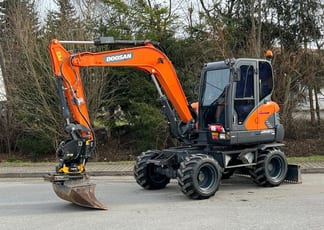 2017 Doosan DX57W Escavatore Gomma