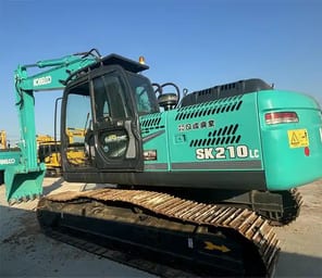 Excavator pe șenile Kobelco SK210 SK230, surplus Japonia, cu țeavă pentru ciocan în Shanghai (2019) Excavator pe șenile Kobelco SK210 SK230, surplus Japonia, cu țeavă pentru ciocan în Shanghai (2019)