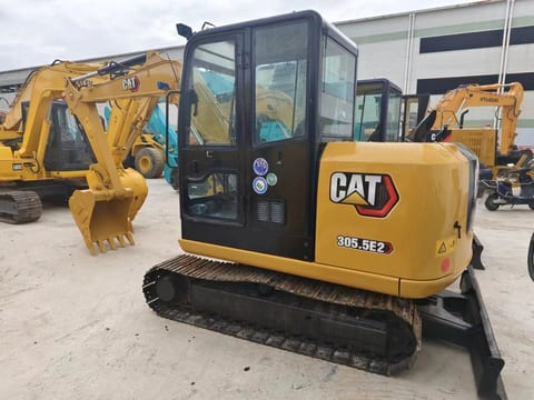 2022 Caterpillar 305.5E2 crawler excavator, side view 2022 Caterpillar 305.5E2 crawler excavator, side view
