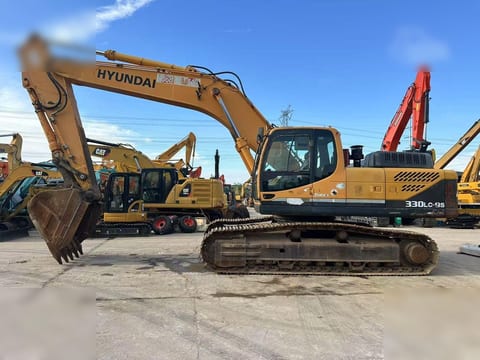 2019 Hyundai R330LC-9S crawler excavator side view 2019 Hyundai R330LC-9S crawler excavator side view