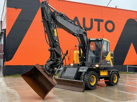 2022 Volvo EWR170E wheel excavator, side view 2022 Volvo EWR170E wheel excavator, side view