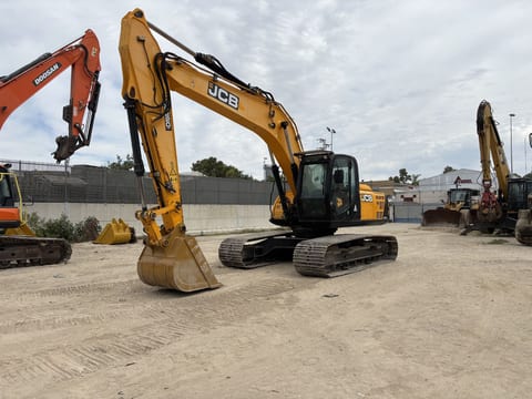 2015 JCB JS220LC crawler excavator, side view 2015 JCB JS220LC crawler excavator, side view