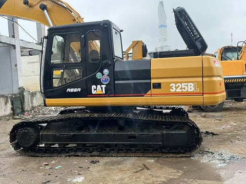 2022 Caterpillar 325BL crawler excavator, side profile view 2022 Caterpillar 325BL crawler excavator, side profile view