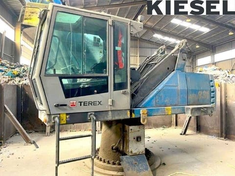 2014 Fuchs AHL 831 D material handler cab and upper structure view 2014 Fuchs AHL 831 D material handler cab and upper structure view