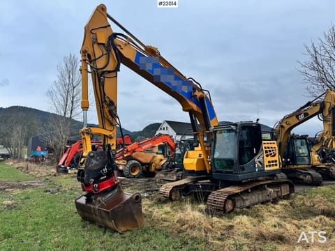 2019 Kato HD823 crawler excavator, side view 2019 Kato HD823 crawler excavator, side view