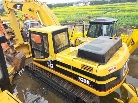 2019 Caterpillar 320BL crawler excavator, rear three-quarter view 2019 Caterpillar 320BL crawler excavator, rear three-quarter view