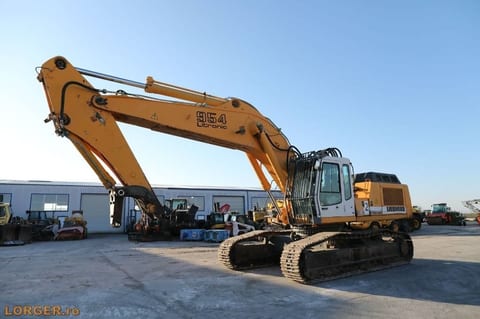 2005 Liebherr R954 B crawler excavator, front three-quarter view 2005 Liebherr R954 B crawler excavator, front three-quarter view