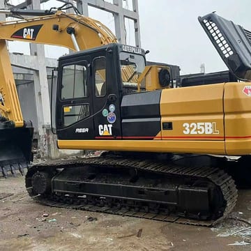 2020 Caterpillar 325BL crawler excavator side view 2020 Caterpillar 325BL crawler excavator side view