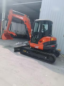 2023 Kubota KX165-5 mini excavator, side view 2023 Kubota KX165-5 mini excavator, side view
