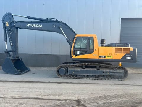2025 Hyundai R340L crawler excavator, side view 2025 Hyundai R340L crawler excavator, side view