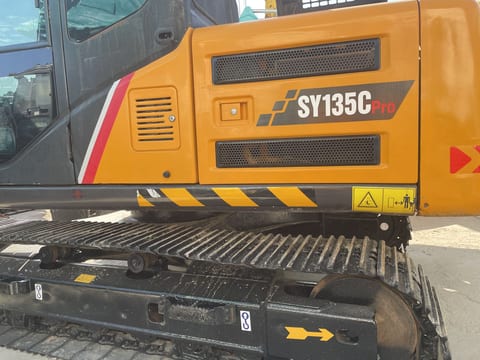 2020 Sany SY135C Pro crawler excavator side view 2020 Sany SY135C Pro crawler excavator side view