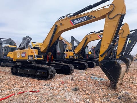 2025 Sany SY215C crawler excavator, side view 2025 Sany SY215C crawler excavator, side view
