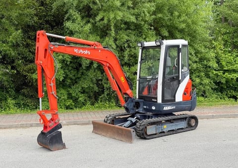 2010 Kubota KX101-3Q2 mini excavator, side view 2010 Kubota KX101-3Q2 mini excavator, side view