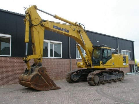 2004 Komatsu PC600 crawler excavator, side profile view 2004 Komatsu PC600 crawler excavator, side profile view