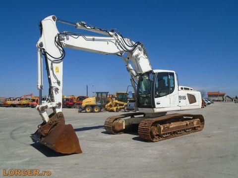 2010 Liebherr R916 LC crawler excavator, side profile view 2010 Liebherr R916 LC crawler excavator, side profile view