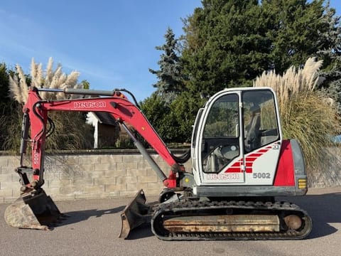 Wacker Neuson 5002 RDV mini excavator, side view Wacker Neuson 5002 RDV mini excavator, side view