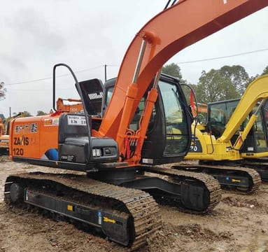 2000 Hitachi Zaxis 120 crawler excavator, side view 2000 Hitachi Zaxis 120 crawler excavator, side view