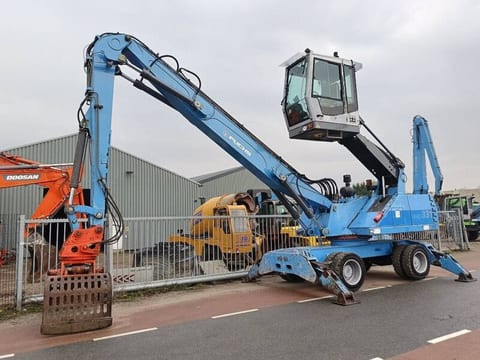 2007 Fuchs MHL331 material handler, side profile view 2007 Fuchs MHL331 material handler, side profile view