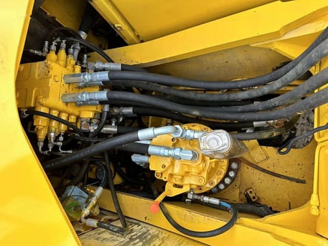 Komatsu PC160 Crawler Excavator hydraulic pump view Komatsu PC160 Crawler Excavator hydraulic pump view