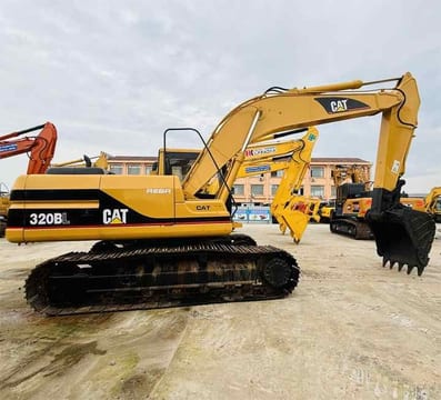 2015 Caterpillar 320BL crawler excavator, side view 2015 Caterpillar 320BL crawler excavator, side view