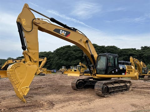 2020 Caterpillar 330D crawler excavator, side profile view 2020 Caterpillar 330D crawler excavator, side profile view