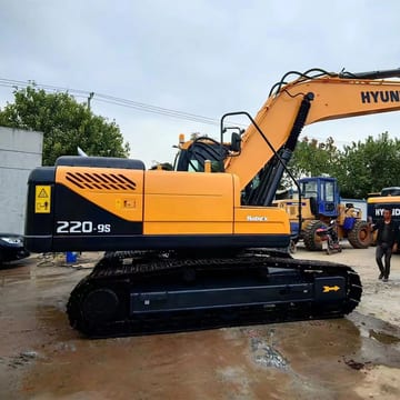 Hyundai 220-9S crawler excavator side view Hyundai 220-9S crawler excavator side view