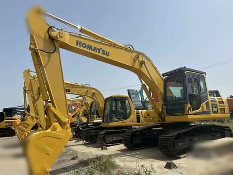 2021 Komatsu PC200-8 escavatore cingolato, vista laterale 2021 Komatsu PC200-8 escavatore cingolato, vista laterale