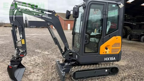 2026 Hyundai HX19A mini excavator, side view 2026 Hyundai HX19A mini excavator, side view