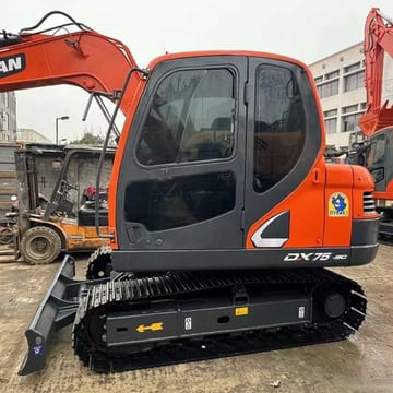 2022 Doosan DX75-9C crawler excavator side view 2022 Doosan DX75-9C crawler excavator side view
