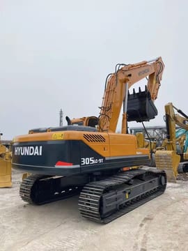 2017 Hyundai R305LC-9T crawler excavator, rear three-quarter view 2017 Hyundai R305LC-9T crawler excavator, rear three-quarter view