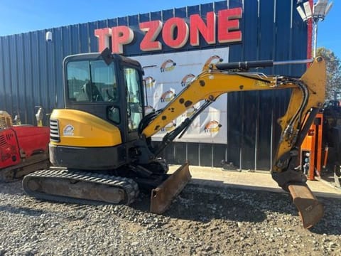 2016 Bobcat E35 mini excavator, side view 2016 Bobcat E35 mini excavator, side view