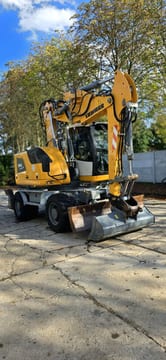 2017 Liebherr A914 COMPACT wheel excavator, front three-quarter view 2017 Liebherr A914 COMPACT wheel excavator, front three-quarter view