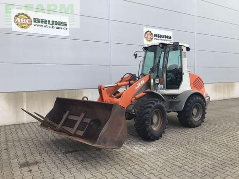 2008 Atlas AR 80 wheel loader, front three-quarter view 2008 Atlas AR 80 wheel loader, front three-quarter view