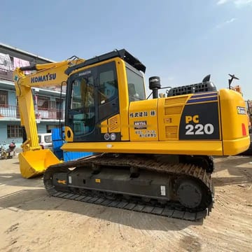 Escavatore cingolato Komatsu PC220 del 2018, vista laterale