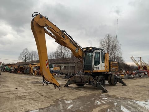 2012 Liebherr A924C LITRONIC material handler, front three-quarter view 2012 Liebherr A924C LITRONIC material handler, front three-quarter view