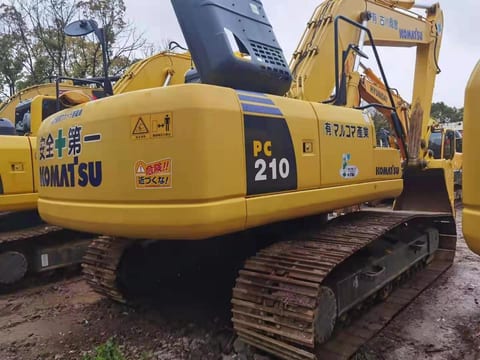 2011 Komatsu PC210-8 crawler excavator rear three-quarter view 2011 Komatsu PC210-8 crawler excavator rear three-quarter view